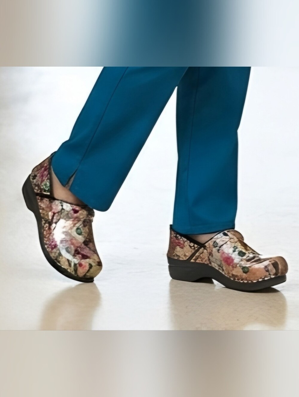 Dansko XP 2.0 Floral Patent Leather Clogs / Nursing Shoes (Sz 38)